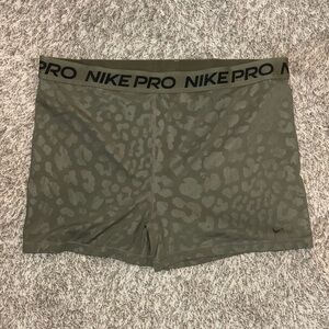 Nike Pro Plus Size 2X 3” Compression Shorts Olive Leopard Print